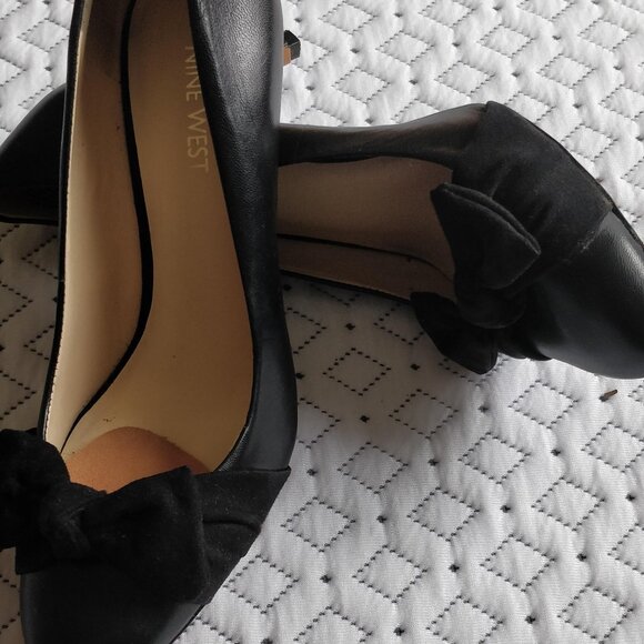 Nine West heels with bow - Picture 3 of 4